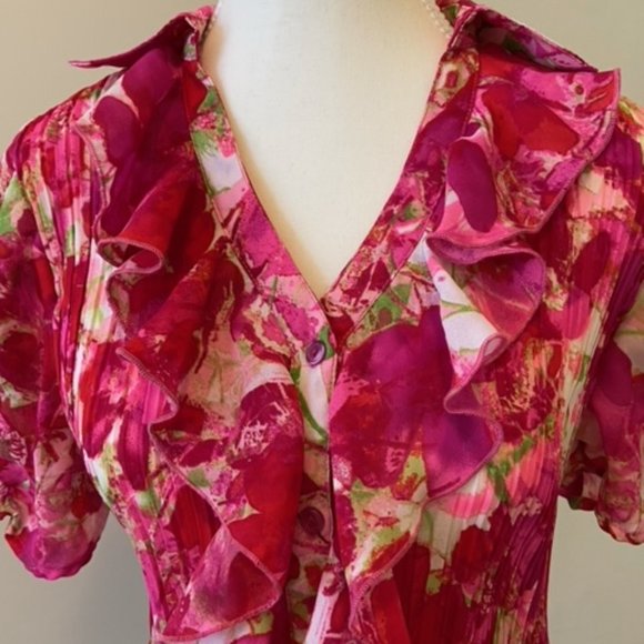 Tradition pink floral top Size 10 - Picture 2 of 4